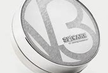 新商品のご紹介です！！V３シャイニングファンデーション
