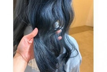 １ブリーチでネイビーブルー～Luora(ルオラ　中区中町)園山　七彩ブログ