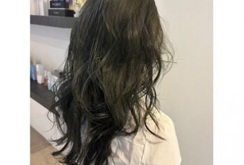 ブリーチなしダブルカラー×ディープオリーブ～Luora(ルオラ　並木店)園山　七彩ブログ