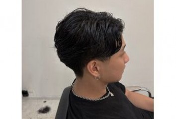 癖毛を活かしたセンターパート～Luora(ルオラ　並木店)中宗　哲平ブログ
