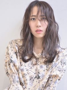 柔らかさと透明感あるｽﾓｰｷｰｶﾗｰ