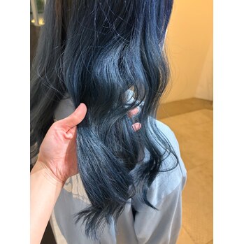 １ブリーチでネイビーブルー～Luora(ルオラ　中区中町)園山　七彩ブログ